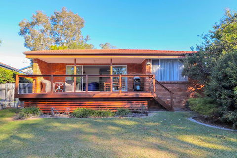 Wemberley Lakehouse - Accommodation Main Beach 2