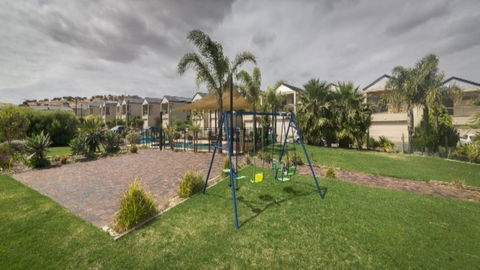 Wenneelys - 26/45 St Andrews Boulevard - Accommodation Main Beach 2