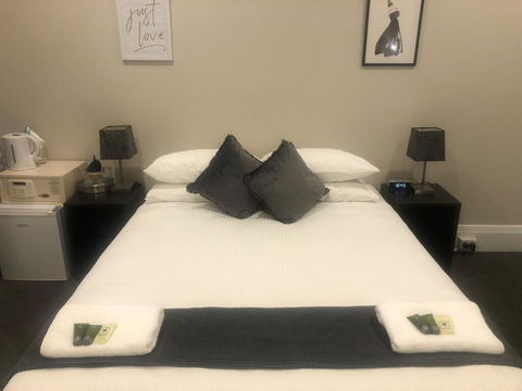 Wentworth Hotel - Accommodation Main Beach 1