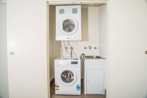 Wentworth Point 2Beds1Study2Bath Brand New APT - Accommodation Main Beach 1