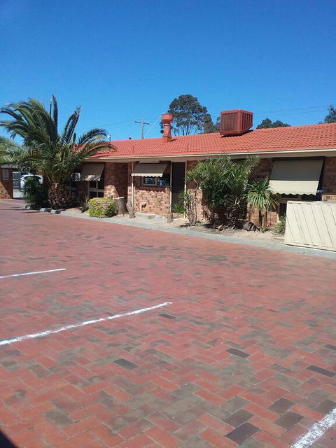 Werribee Park Motor Inn - Accommodation Main Beach 1