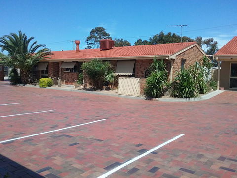 Werribee Park Motor Inn - Accommodation Main Beach 2