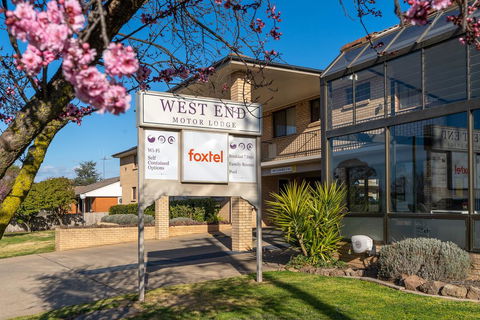 West End Motor Lodge - Accommodation Main Beach 0