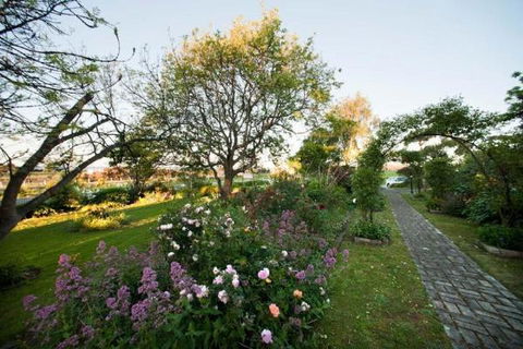 Westella Colonial B&B Accommodation - Accommodation Main Beach 2