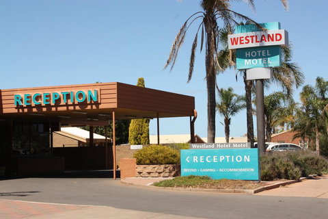 Westland Hotel Motel - Accommodation Main Beach 0