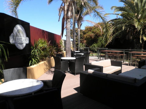 Westland Hotel Motel - Accommodation Main Beach 2