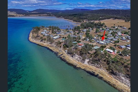Weston Farm Seaside Stay - Accommodation Main Beach 0