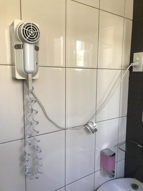 Westside Motor Inn - Accommodation Main Beach 2