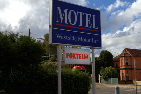 Westside Motor Inn - Accommodation Main Beach 0