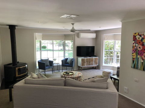 Westwood Lodge Apartments - Accommodation Main Beach 1