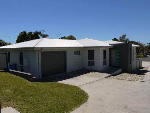 Westwood Villas - Bridport - Accommodation Main Beach 0