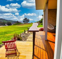 Whale Studio Apartment 1a Ocean Street - Accommodation Main Beach
