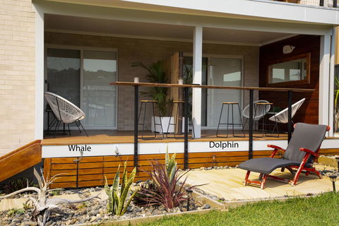 Whale Studio Apartment, 1a Ocean Street - Accommodation Main Beach 3