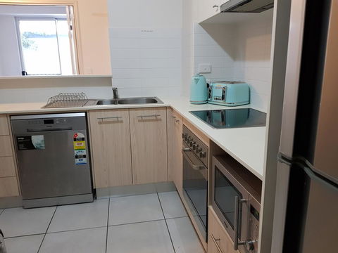 Whalecove Apartments - Accommodation Main Beach 2