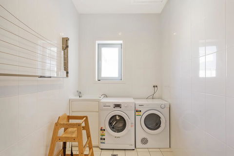 Wharf Apartment Unit 15 - Accommodation Main Beach 3