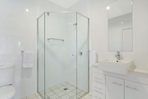 Wharf Apartment Unit 15 - Accommodation Main Beach 2
