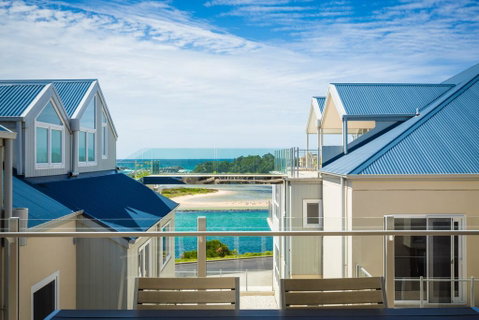 Wharf Apartment Unit 15 - Accommodation Main Beach 0