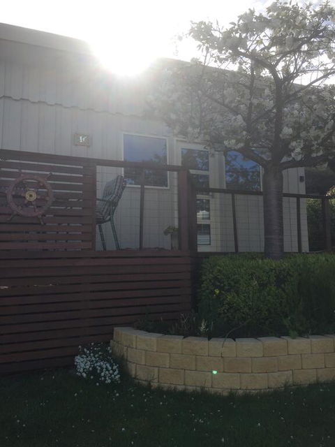 Wheel House Studio - Accommodation Main Beach 2