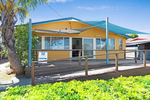 Wheelchair Friendly With Water Views - Welsby Pde, Bongaree - Accommodation Main Beach 0