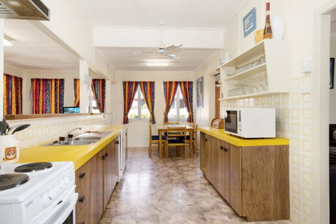 Wheelchair Friendly With Water Views - Welsby Pde, Bongaree - Accommodation Main Beach 2