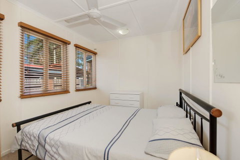 Wheelchair Friendly With Water Views - Welsby Pde, Bongaree - Accommodation Main Beach 1