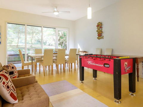 Whispering Trees - Accommodation Main Beach 2