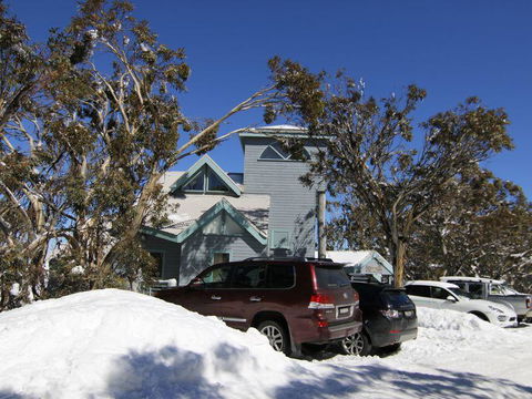 Whistler 5 - Accommodation Main Beach 1