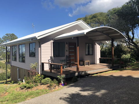White Cedar Cottage - Accommodation Main Beach 0