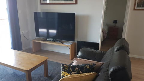 White Cedar Cottage - Accommodation Main Beach 2