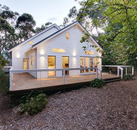 White Cottage - Accommodation Main Beach
