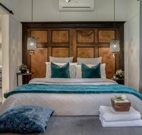 White Gates - Accommodation Main Beach