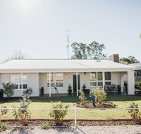 White on Wright Clare - Accommodation Main Beach