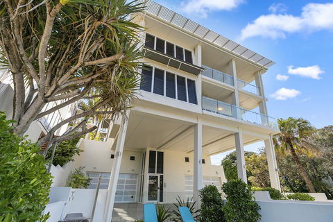 White Sands One - Accommodation Main Beach 0