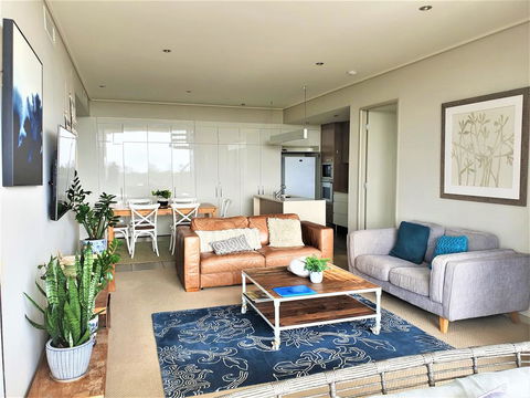 White Shells Luxury Apartments - Accommodation Main Beach 2