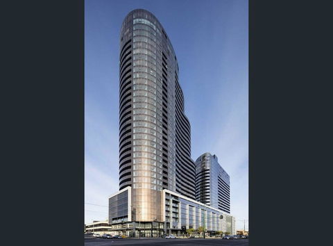 Whitehorse Towers - Accommodation Main Beach 0