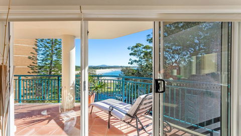 Whitesands 301 - Main Beach Location - Accommodation Main Beach 2