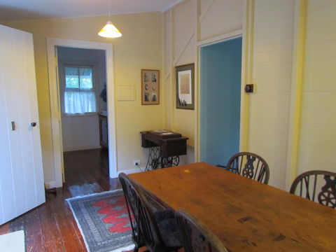 Whitsunday Cane Cutters Cottage - Accommodation Main Beach 3