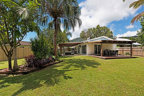 Whitsunday Palms - Accommodation Main Beach 1