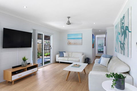 Whitsunday Palms - Accommodation Main Beach 2