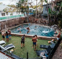 Why Not Backpackers - Accommodation Main Beach