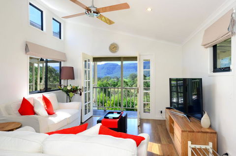 Wild Rose Cottage- Kiaroo, Kangaroo Valley - Accommodation Main Beach 2