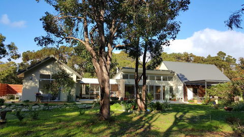 Wilderness House - Accommodation Main Beach 0