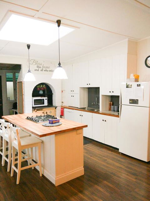 Wildflower Cottage - Accommodation Main Beach 3