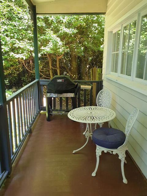 Wildflower Cottage - Accommodation Main Beach 1