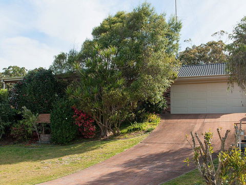 Wildflowers @ Fingal Bay - Accommodation Main Beach 1