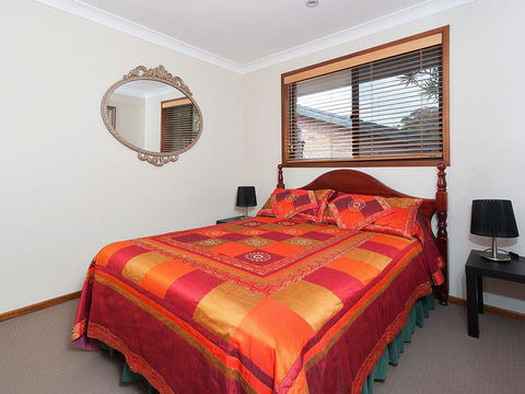 Wildflowers @ Fingal Bay - Accommodation Main Beach 2