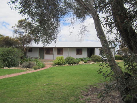 Willalooka Tavern - Accommodation Main Beach 1