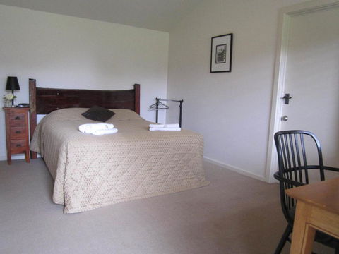 Willalooka Tavern - Accommodation Main Beach 2