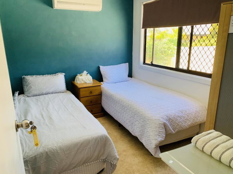 Willetton Homestays - Accommodation Main Beach 1