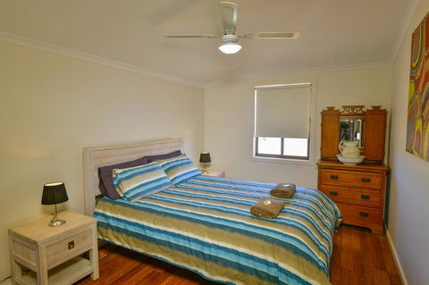 William Creek Camp Ground & Units - Accommodation Main Beach 3